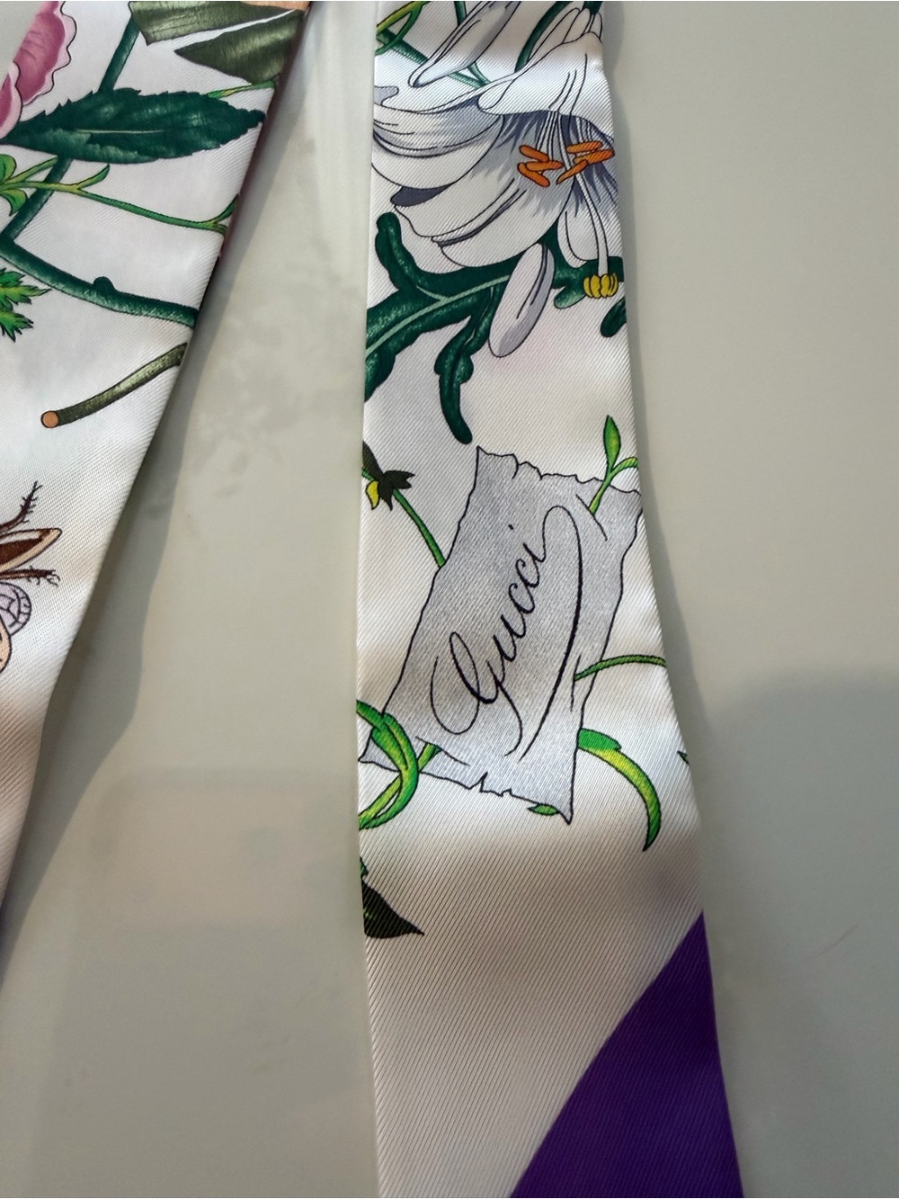NWT Gucci White Silk Twilly with Orange Floral Detail